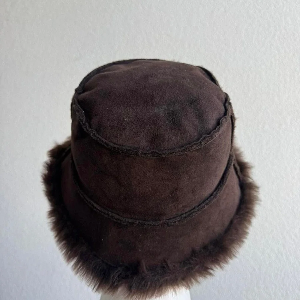 Brown faux fur bucket hat